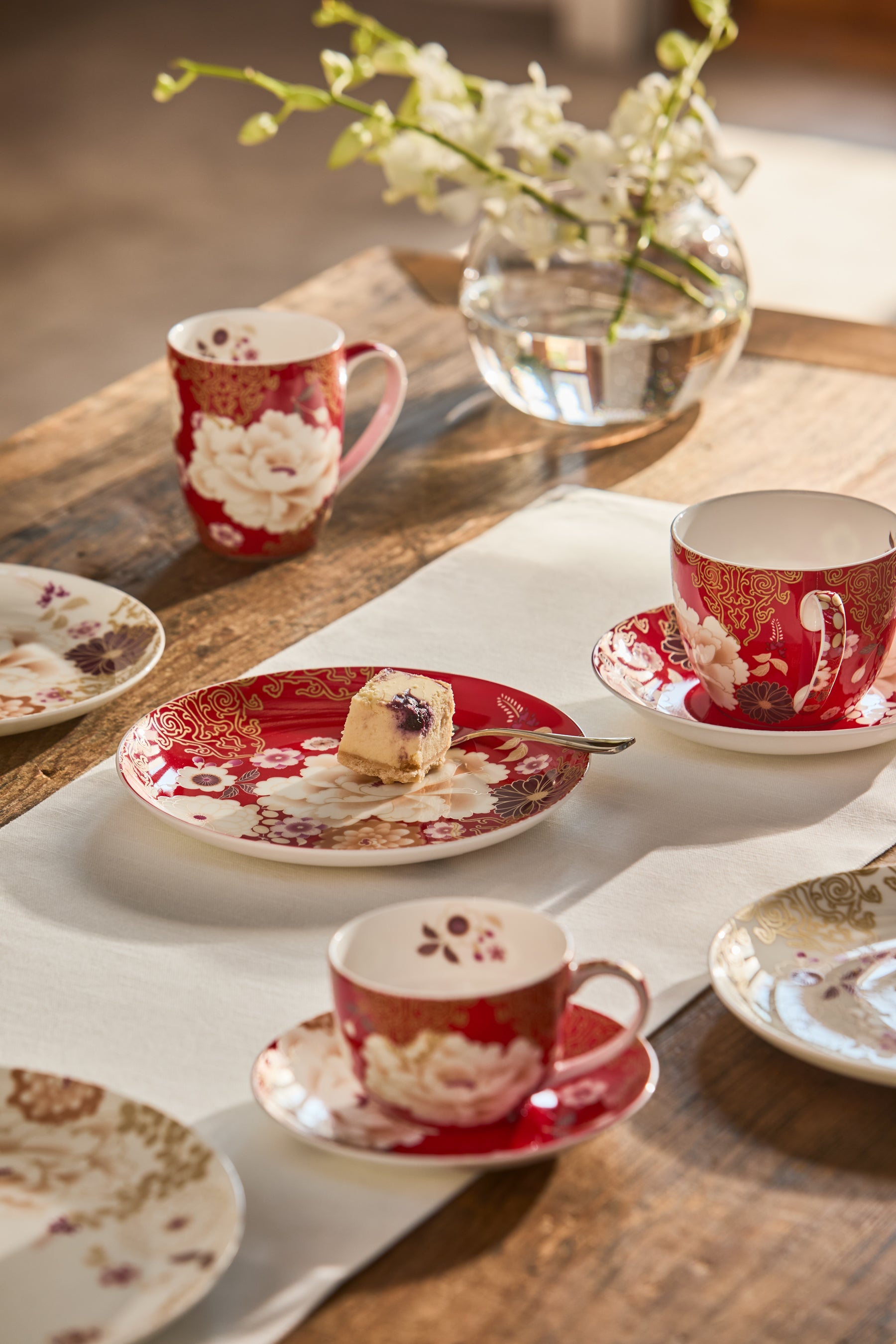Maxwell & Williams Kimono Breakfast Cup & Saucer 480ml - Red - Gift Boxed