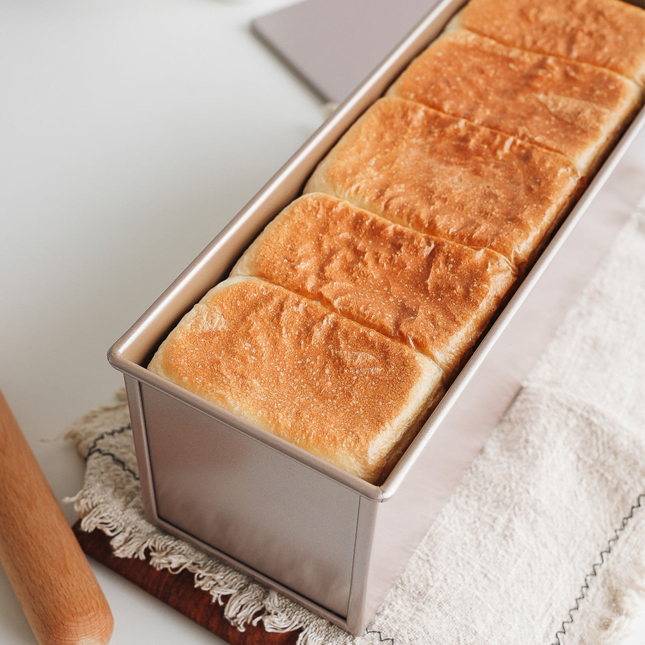 ChefMade Loaf Pan With Cover 1.2kg - 39cm