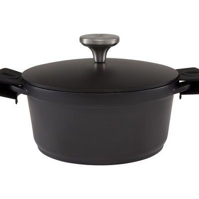 Maxwell & Williams Cast Lite Non-Stick Casserole 20cm / 2.4L Gift Boxed - Black