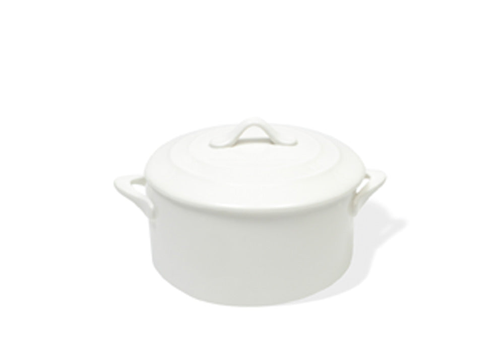Maxwell & Williams White Basics Oven Chef Round small Casserole 600ml Gift Boxed