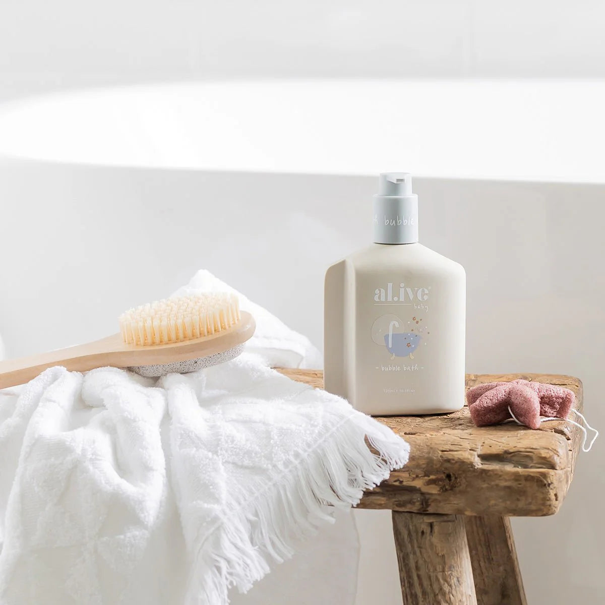 al.ive Bubble Bath 320ml - Apple Blossom