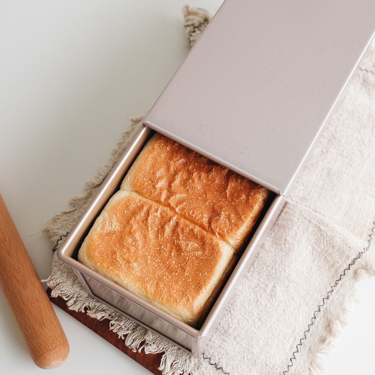 ChefMade Loaf Pan With Cover 1.2kg - 39cm