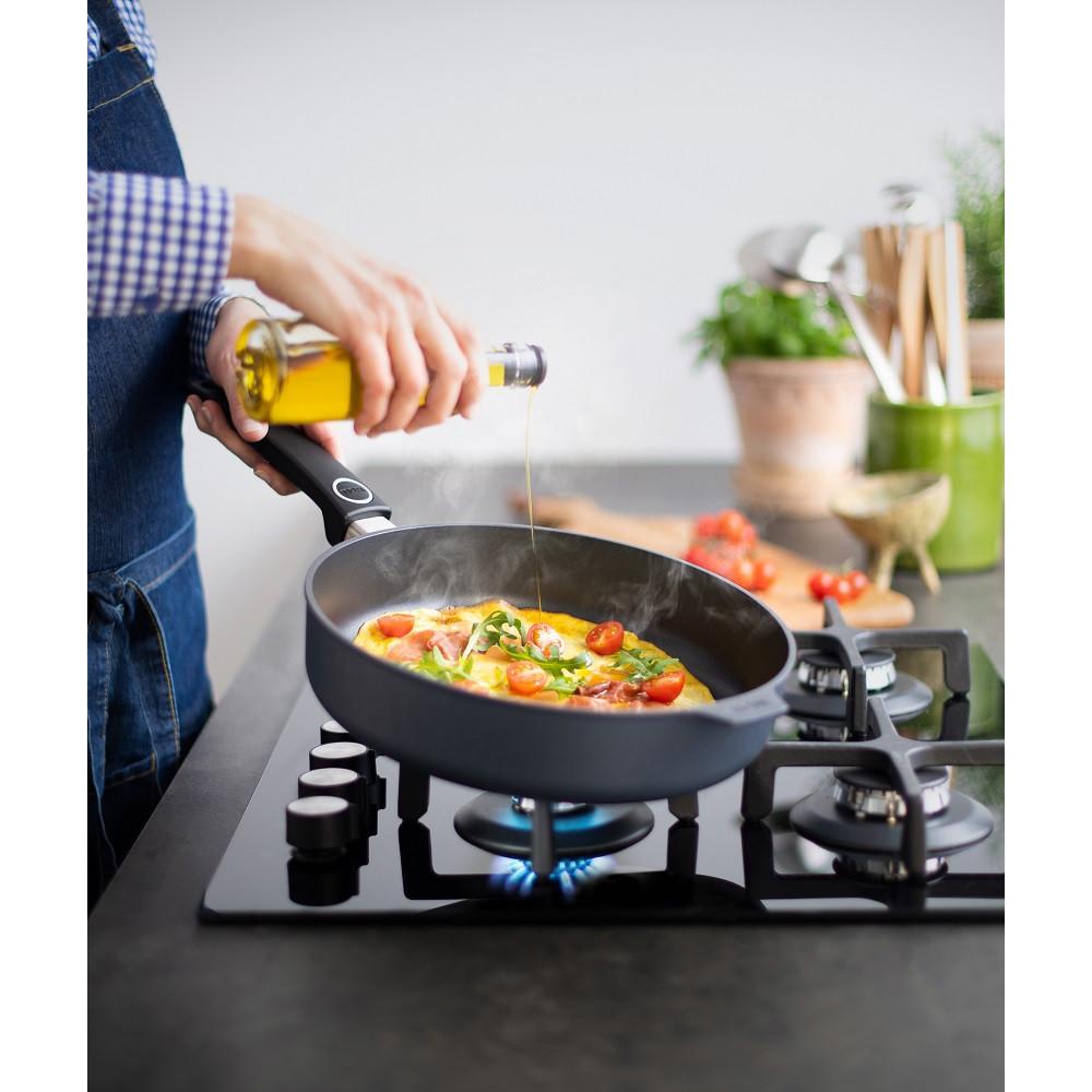 Woll Diamond Lite Fixed Handle Conventional Sauté Pan With Lid - 32cm/4.75L